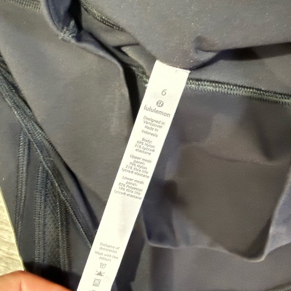 Set of Four Stylish Leggings in Various Colors Lululemon size 4 (1 maroon) 6 (3) - Picture 5 of 5